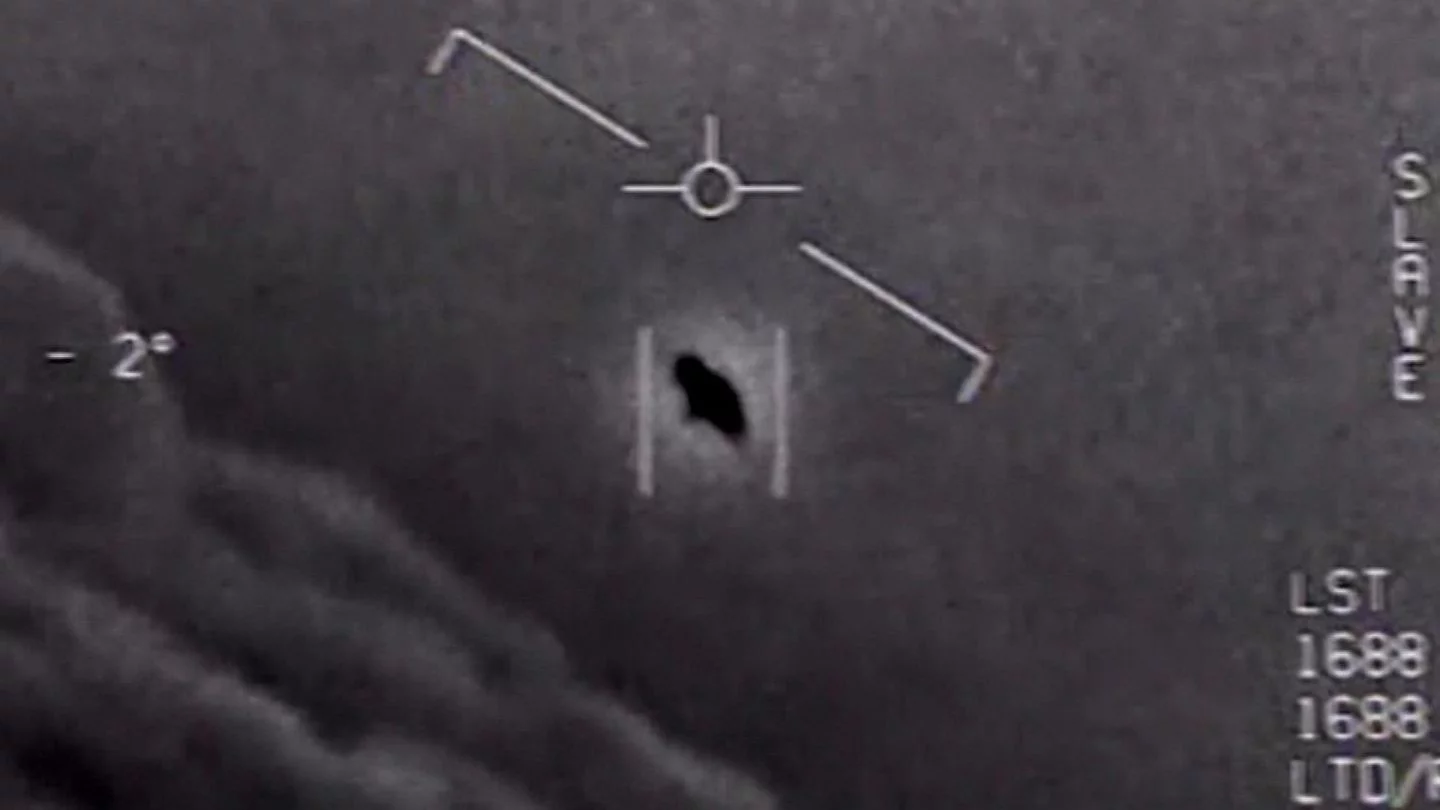 美国50年来首次披露UFO影像