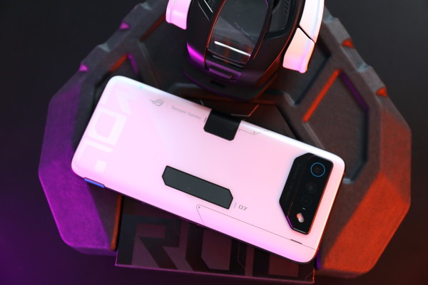 腾讯ROG游戏手机7 Pro为游戏手机正名